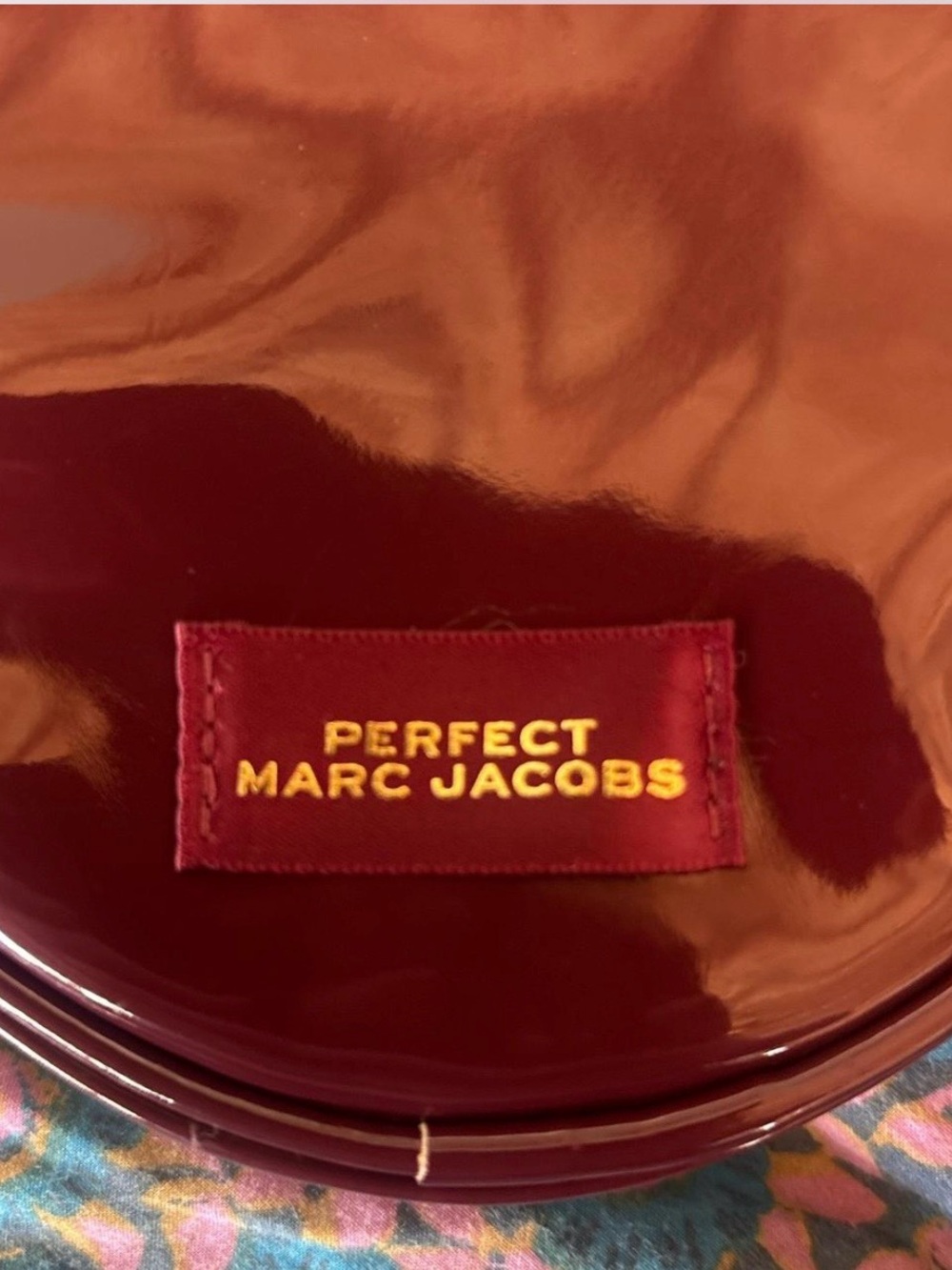 Marc Jacobs Perfect Circle Wristlet in Burgundy - Picture 2 of 4